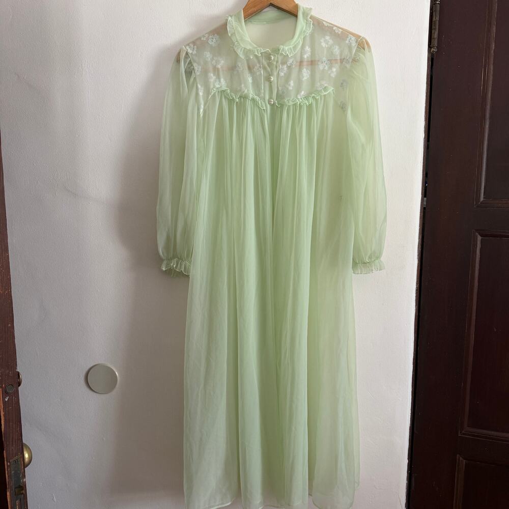 1960s Vintage Luxite Green Nylon Floral Embroidered Peignoir Robe | Size 34